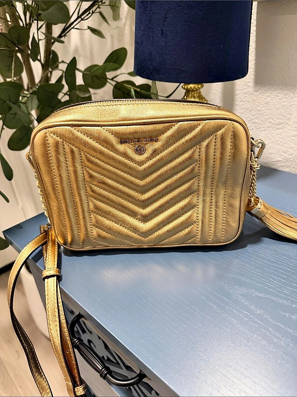 Michael kors Gold Quilted Crossbody Like New